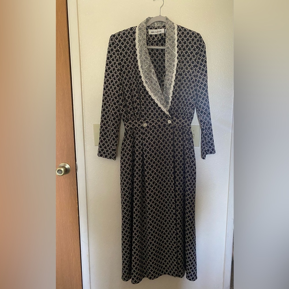 MS Chaus Plunge Neck Long Sleeve Dress